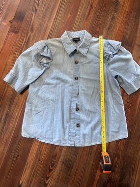 Who What Wear Pale Blue Chambray Button-Up Shirt